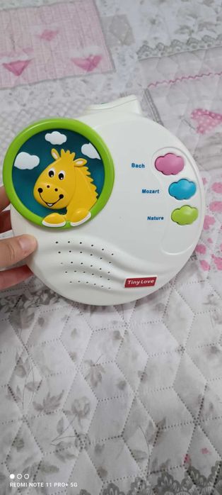 Играчка за легло на батерии