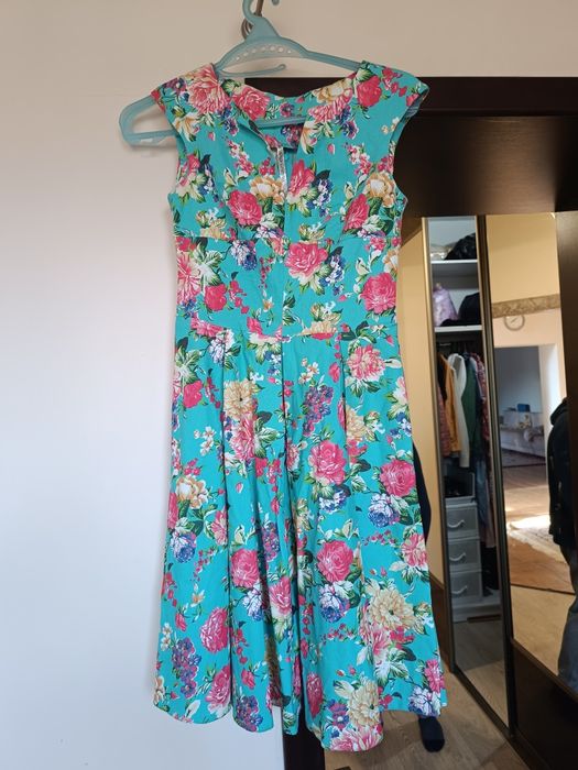 Все в одни руки, платья