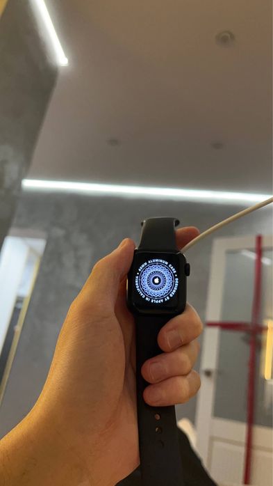 Продам Apple Watch SE 2