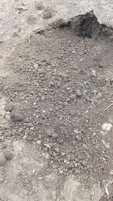 Pământ negru la adresă ,nisip, margaritar, basculabil