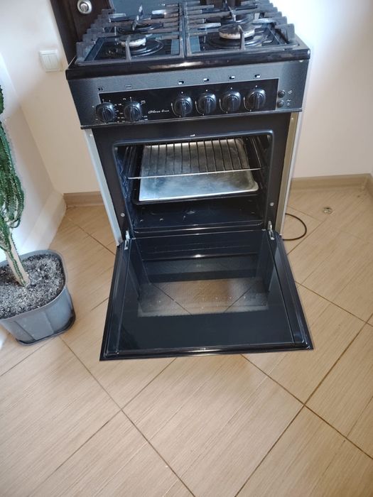 Продам газовую плиту Гефест