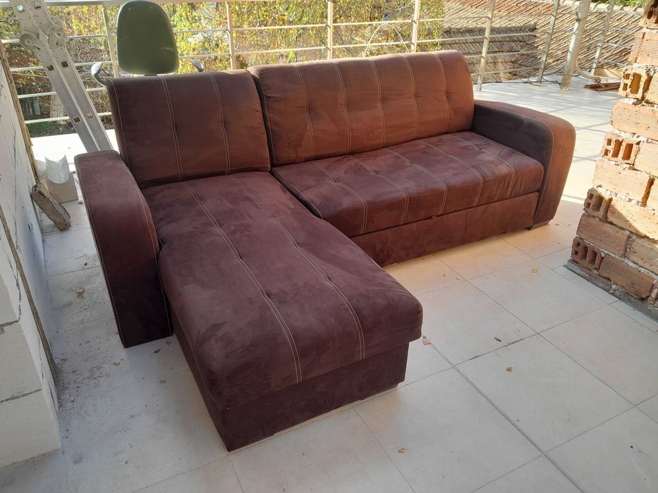 Разтегателен ъглов диван