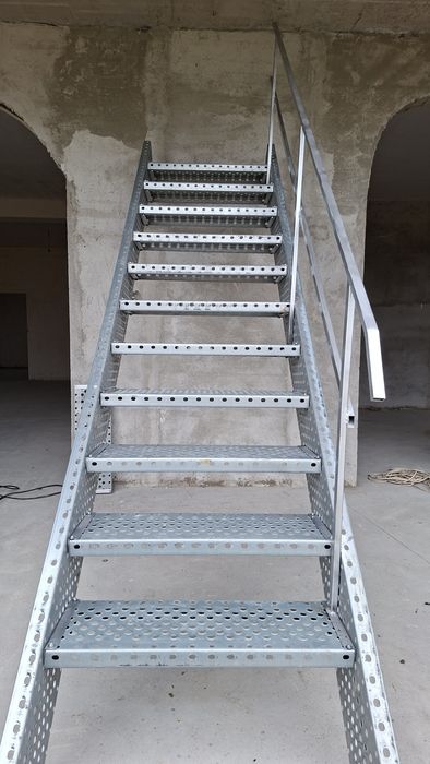 scarii metalice zincate exterioare și pentru incendii , platforme, pod