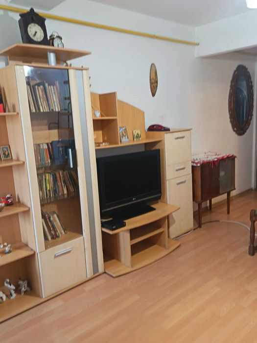 OCAZIE!Vand apart 2 camere ,50 mp, mobilat si utilat,cu CT,bloc din 1980, Nicolina,aproape de Pallas