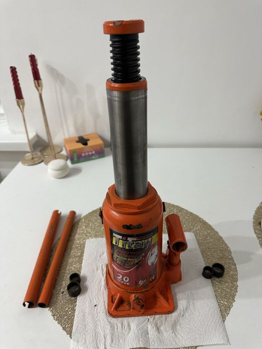 Домкрад бутылочный 20т