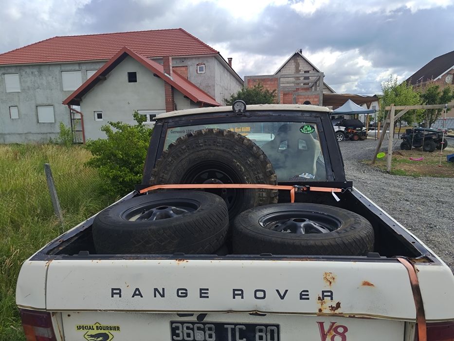 Land rover off road v8
