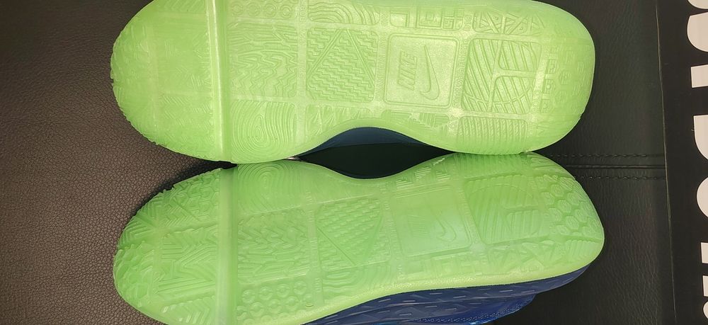 Nike Team Hustle Lego, номер 39