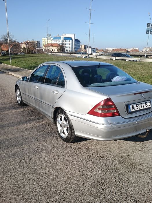 Мерцедес  С220  143 к с