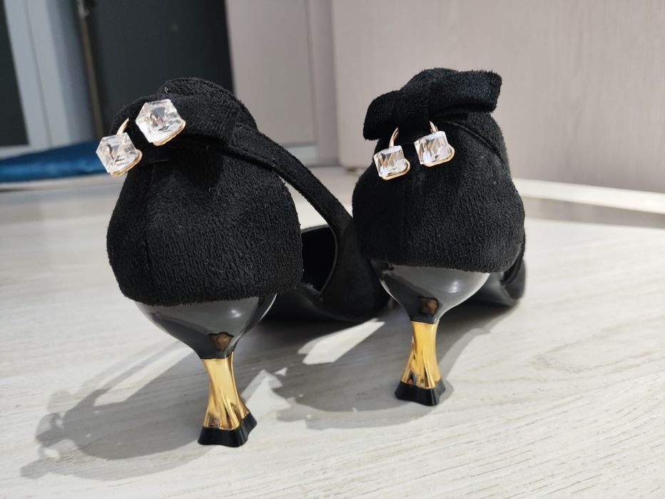 Срочно продам туфли