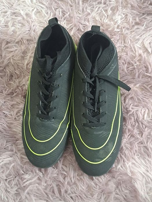 Air zoom outside futbol uchun