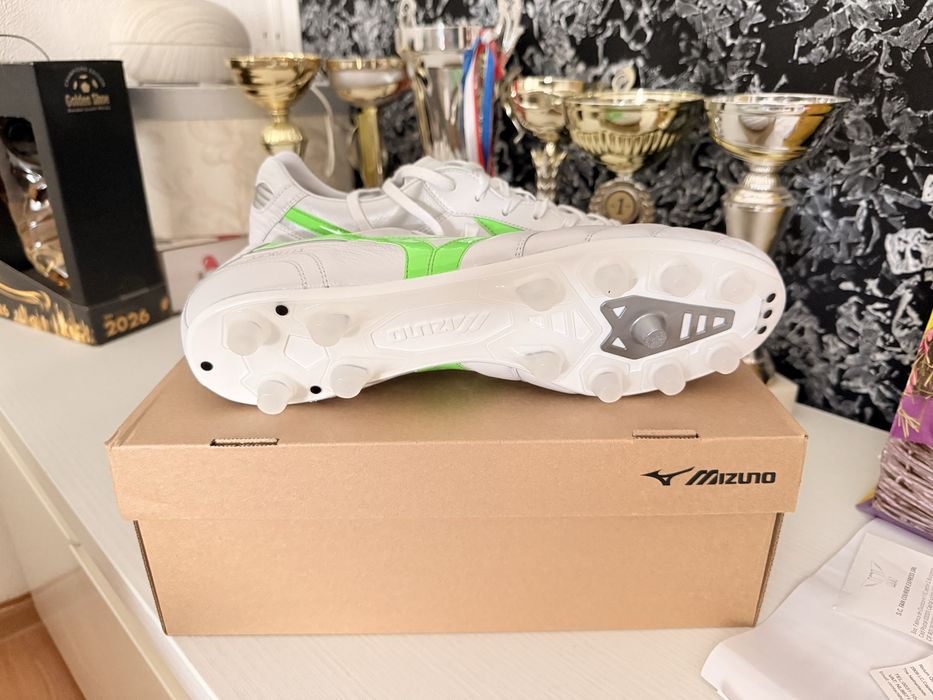 Mizuno Morelia Neo IV Elite – White/Neon Green