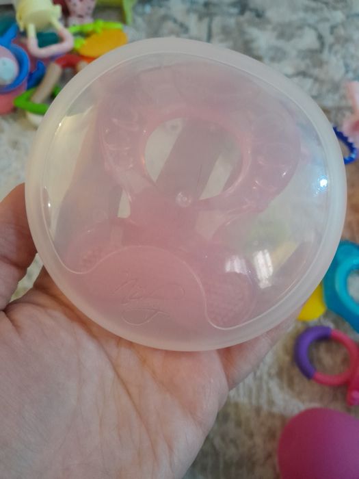 Для малыша резиновые игрушки