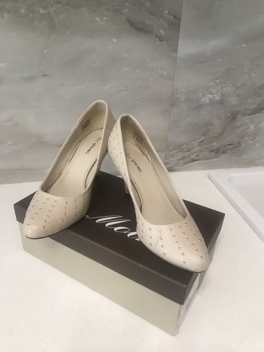 Продам красивые стильные туфли