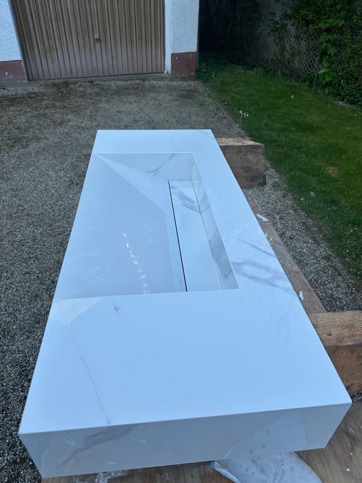 Vând lavoar din gresie tip cascadă  dimensiuni 120/47/15 ,nou!