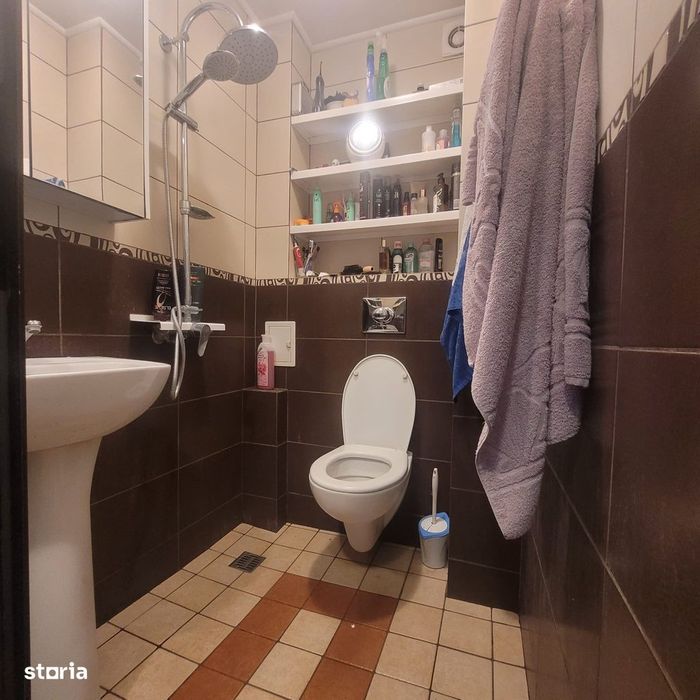 De vanzare apartament cu 4 camere Bld Grivitei