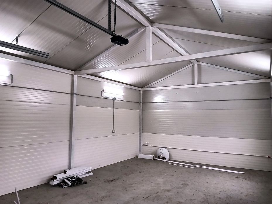 Dau in chirie garaj 60 mp cu 500 Mp curte.