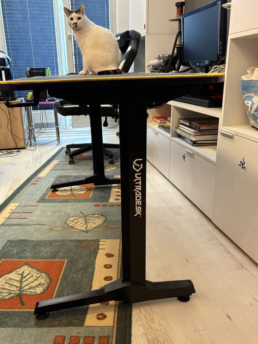 Гейминг бюро Ultradesk - Frag V3, златисто