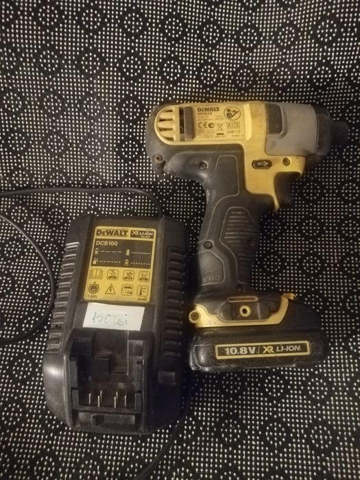 Impact dewalt mic 10.8v defect