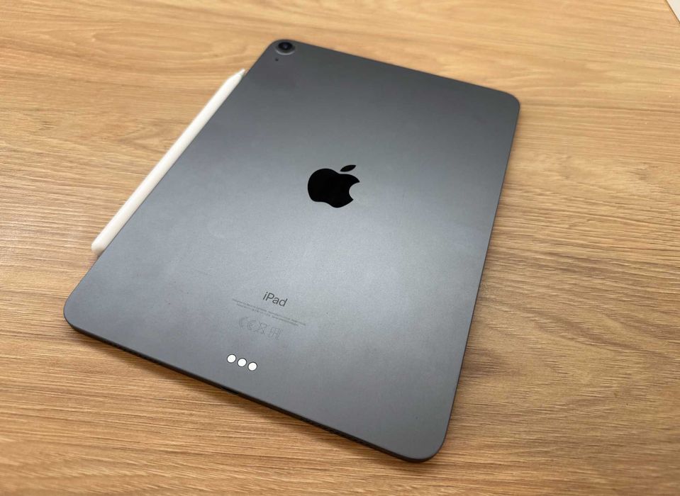 iPad Air 4th Gen (64GB) + Apple Pencil 2nd gen: Като Нови + Подарък!