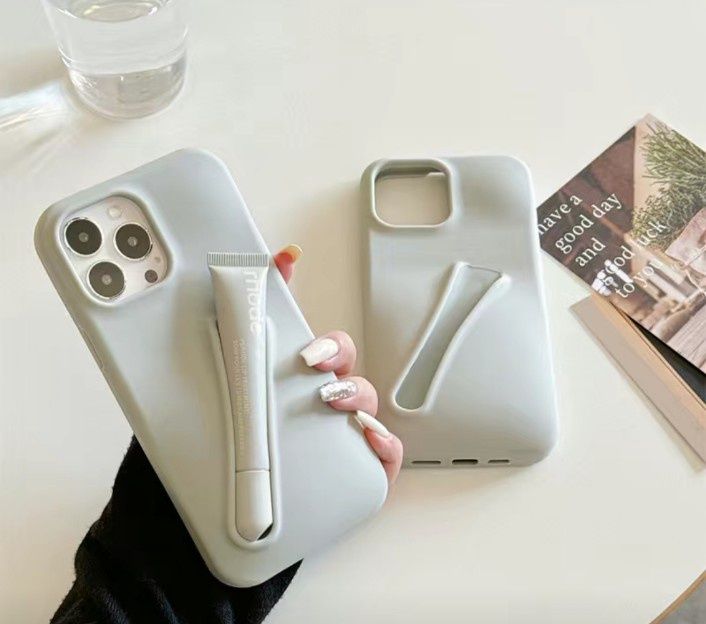 Чехол для айфона с помадой