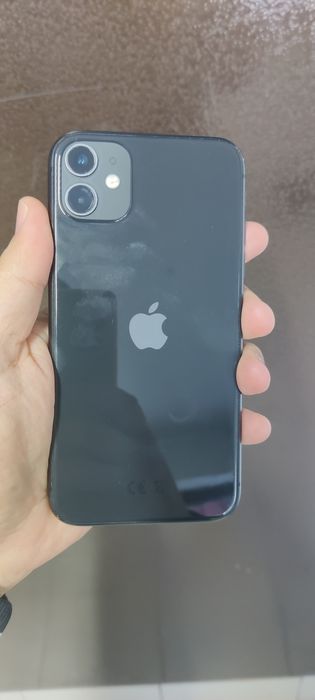 Продам Айфон 11.