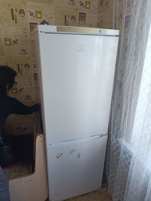 Продам холодильник