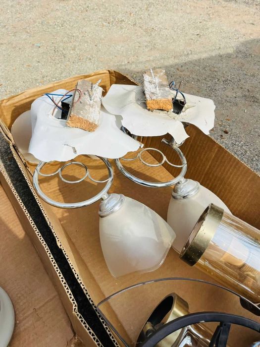 Б/у двери, пластиковые окна, люстры