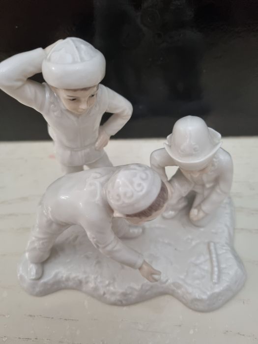 Фигурки "асық ату ойыны".