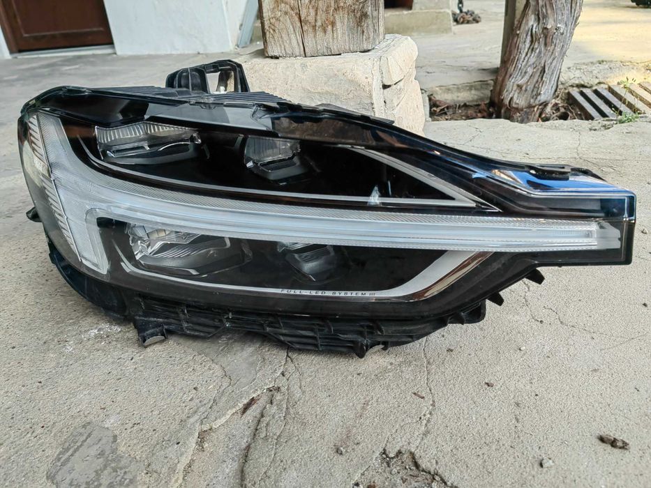 Фар Volvo XC60 FULL LED SYSTEM десен/Фар Волво ХЦ60 Оригинален