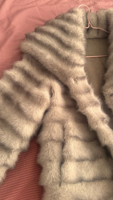 Стильная серая шуба в идеал