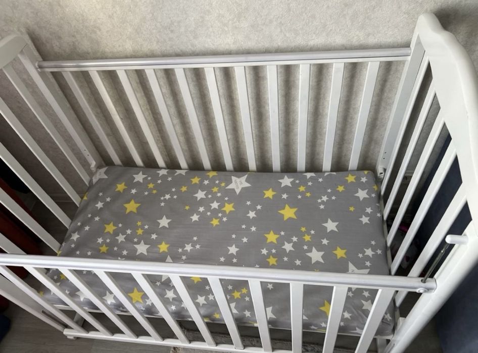 Продам кроватку-манежку