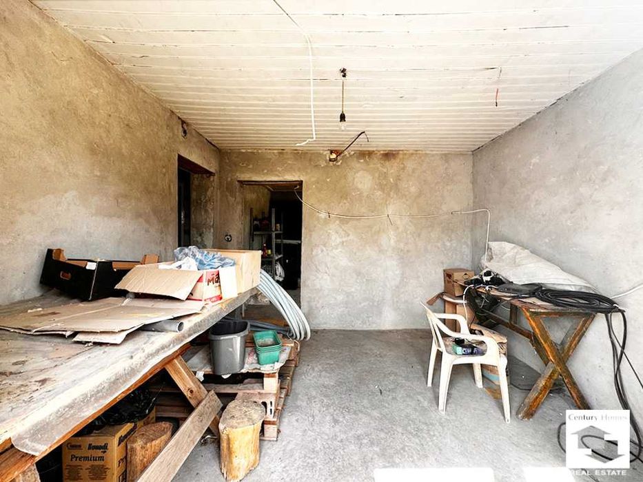 150026 Едноетажна къща с голям двор и разсадник в с. Горна Студена