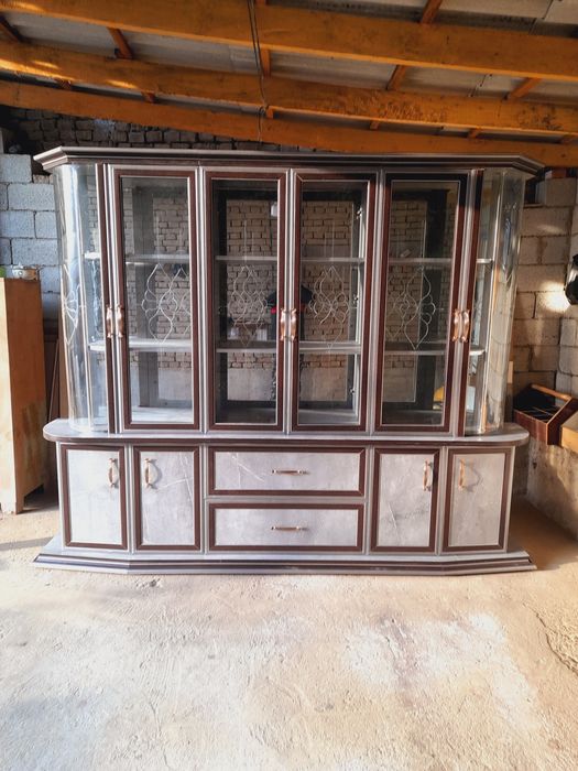 Mehmonxonalar uchun Idish teradigan . Gorka