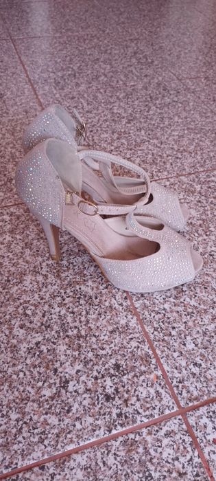 Sandale damă din piele.