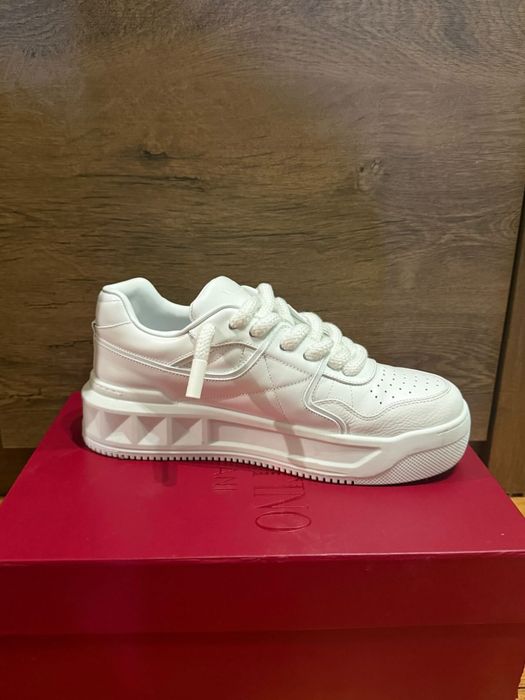 Valentino Garavani One Stud XL
