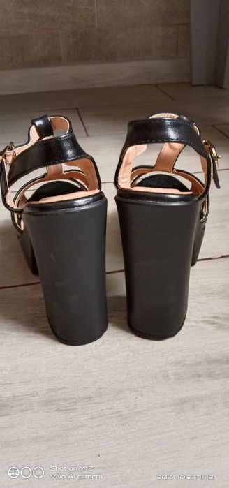 Новые  босоножки