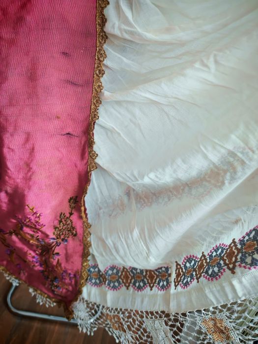 Costum popular Zona Banat peste 100 ani