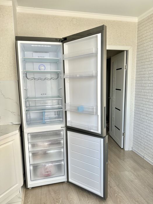 Холодильник Haier 2метра