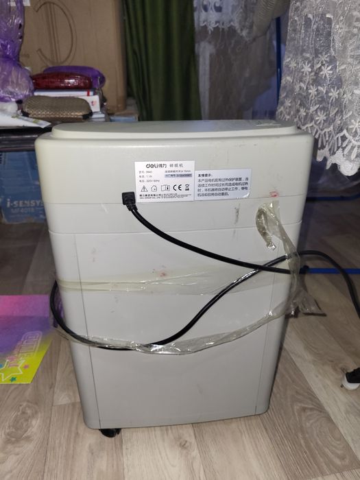 Продам Шредер Deli