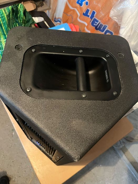 Boxa activa yamaha dsr112 1300w