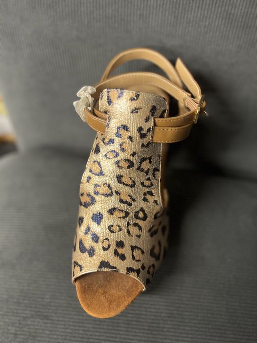 Дамски обувки  нови