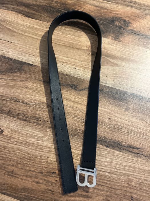 Vând curea din piele autentica Balmain