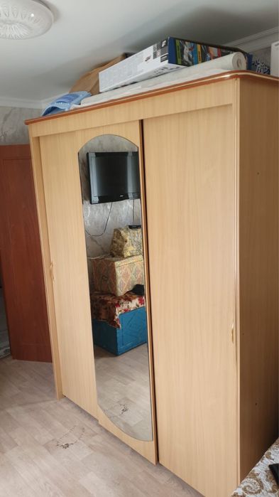Продаю шифонер раздвижной