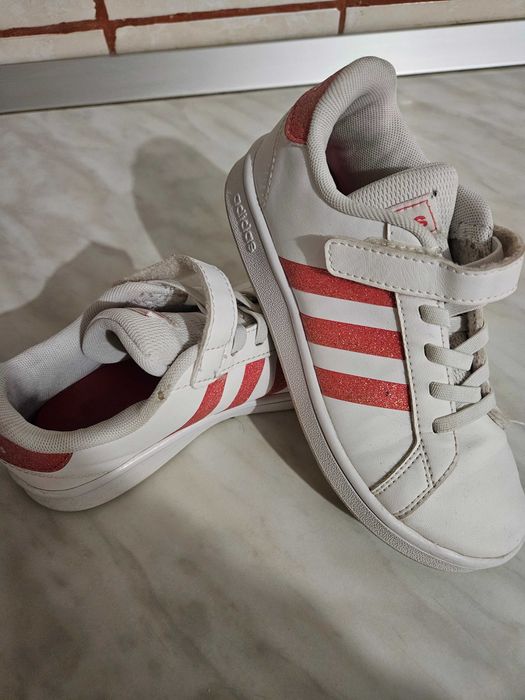 Adidasi Adidas fete