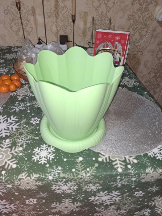 Продаётся цветочный горшок