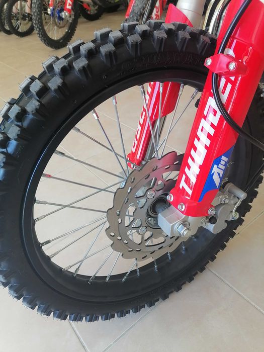 Кросов мотор 125 Кубика от серията Storm Red