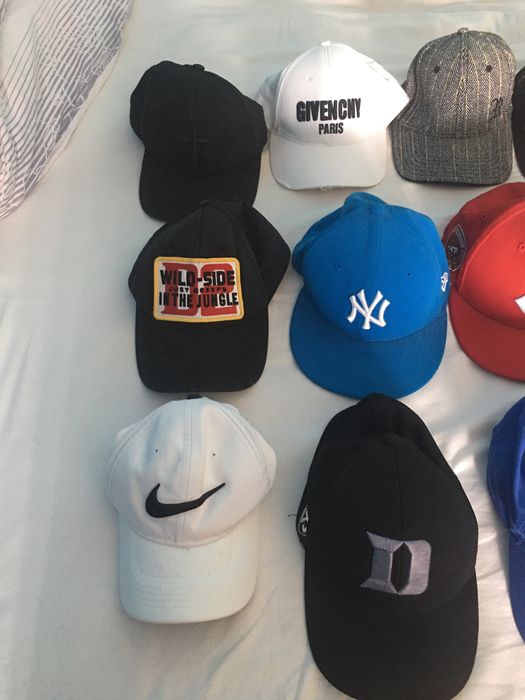 Șepcii diferite modele si culori