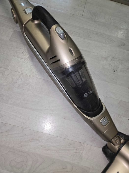 Прахосмукачка  Bosch безкабелна 18w