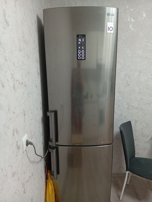 Продам холодильник LG
