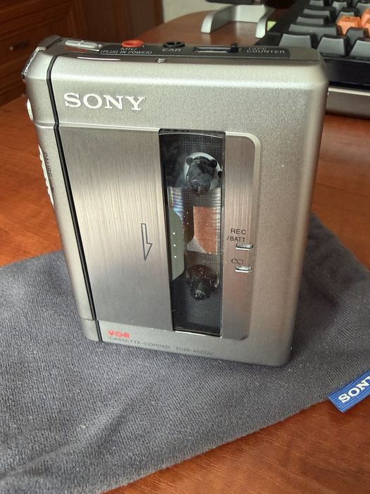 Кассетный плеер-диктофон Sony